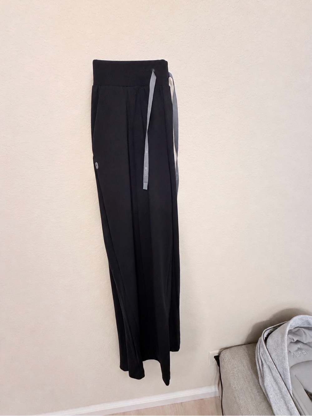 FIGS high waisted Salina FORMx Black Wide-Leg scrub pants